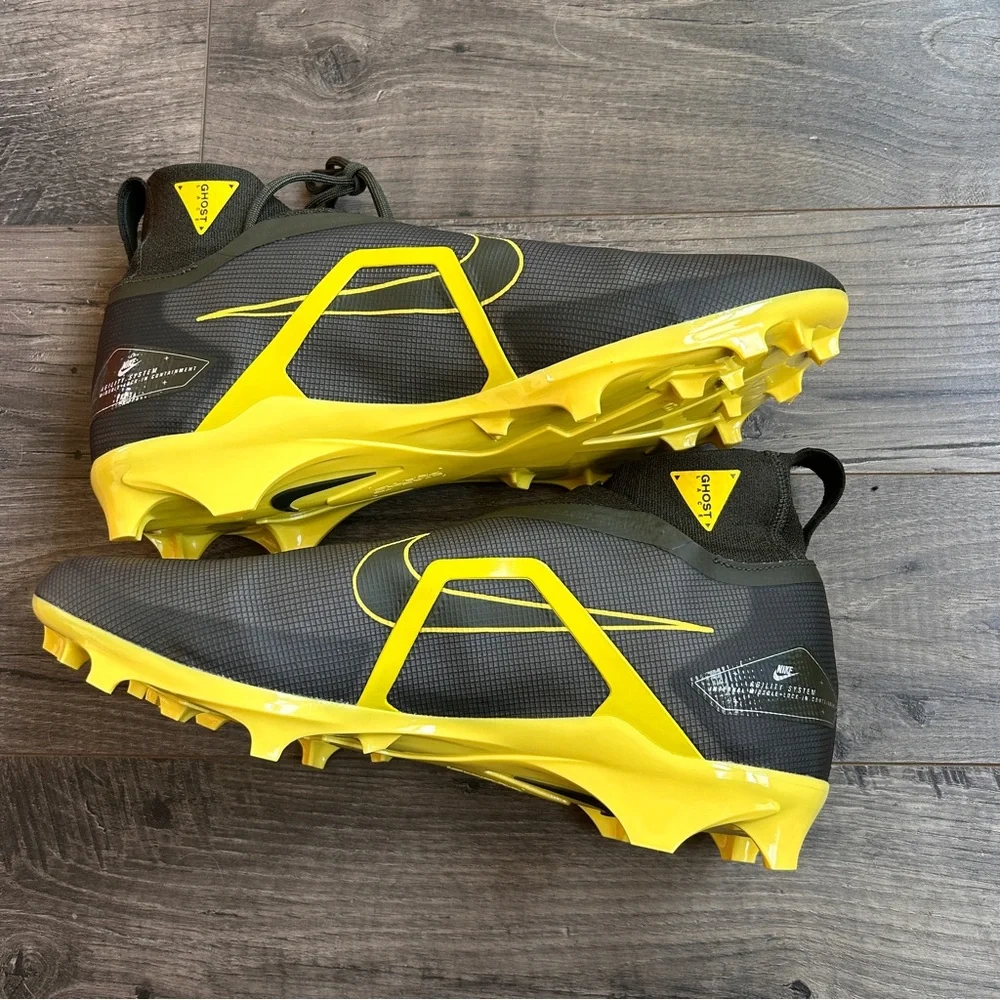 Nike Oregon Ducks PE Football Cleats Men’s 14W NEW